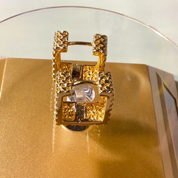 Yellow Gold Braided Half Square Earrings - Picture 2 of 6